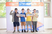 AI合照毛衣：你被那些美得不真实的模特骗过吗？